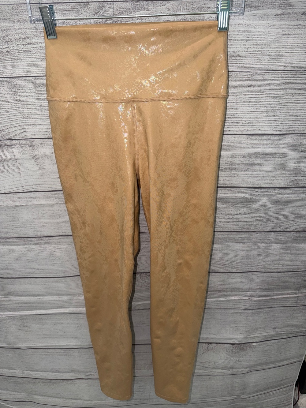 Carbon38 High-Waist Shiny Snake-Print Leggings in Tan